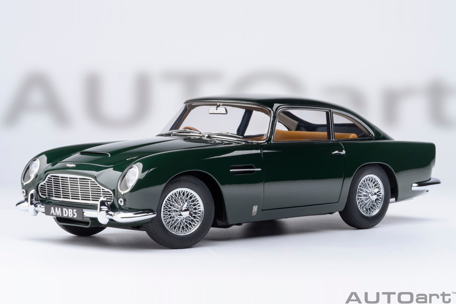 新品 70286 オートアート 1/18 アストンマーティン ASTON MARTIN