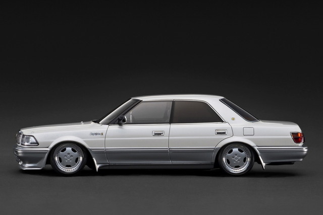 予約 IG3733 イグニッションモデル 1/18 トヨタ クラウン TOYOTA CROWN