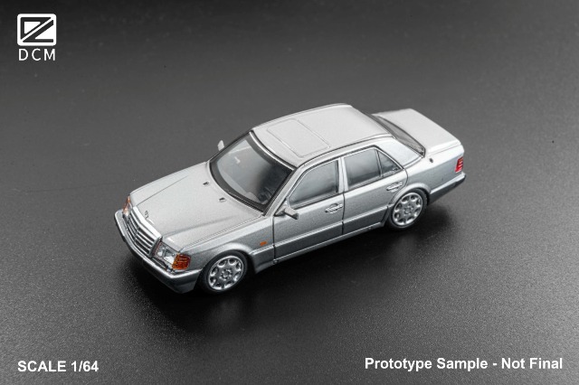 予約 DCM 1/64 メルセデス ベンツ Benz 500E Titanium Gray