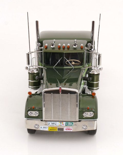 緑色トラックモデル 1/32スケール 新品 RK180126 ROAD KINGS 1/18 Kenworth W900 Movin'On グリーン