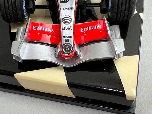 1/43 ミニチャンプス 530064303 マクラーレン メルセデス MP4-21 2006