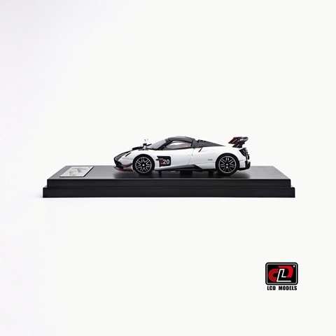 予約 LCD64011B-W LCD MODELS 1/64 パガーニ Pagani Huayra Roadster