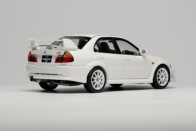 新品 M84305 モーターヘリックス 1/18 三菱 Mitsubishi Lancer