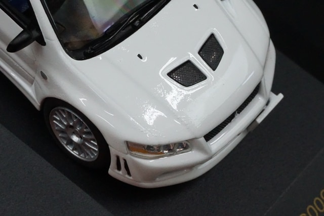 1/43 イクソ MOC009 三菱 ランサー エボリューション 7 ホワイト 2001
