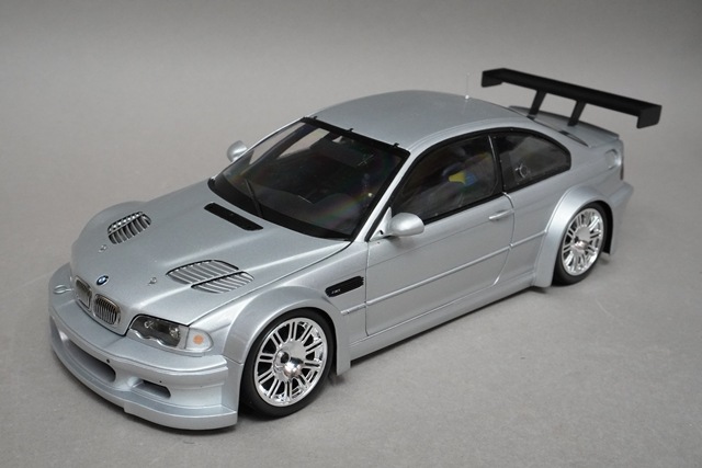 超レアモデル❗️ミニカー 1/18 ミニチャンプス  M3 アートカー 1/18 ミニチャンプス 100012100 BMW M3 GTR 'ストリート' 2001