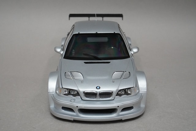 1/18 ミニチャンプス 100012100 BMW M3 GTR 'ストリート' 2001