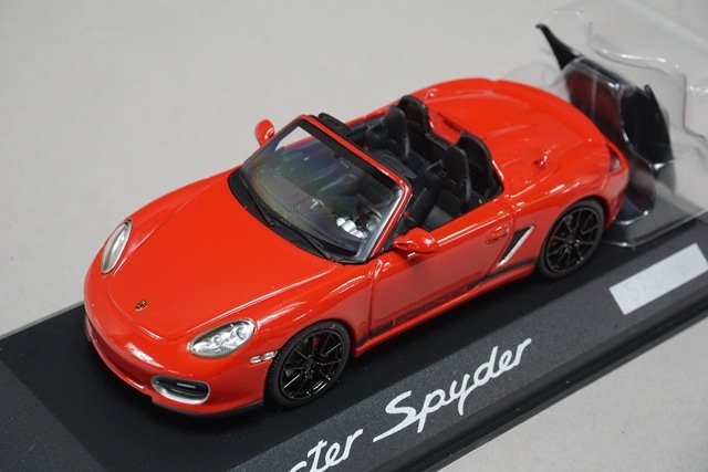 ポルシェ ボクスター スパイダー 1/43 ミニカー 赤 クラシックカー