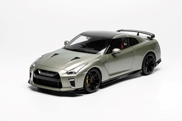 新品 M83515 モーターヘリックス 1/18 Nissan GT-R (R35) Track