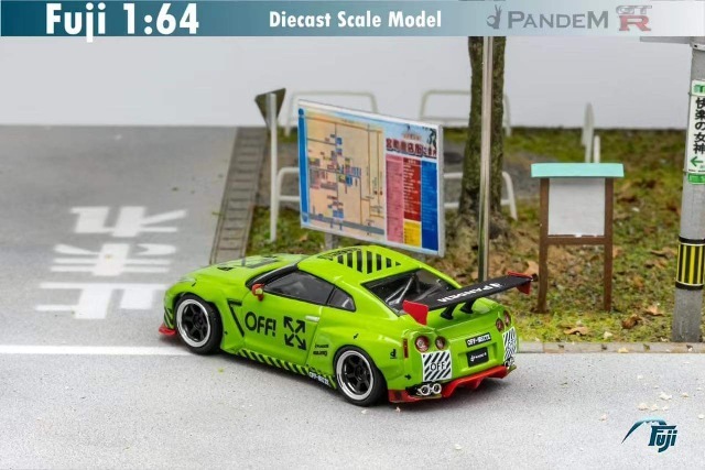 ͽ  Fuji 1/64  Nissan GT-R R35 Pandem Rocket Bunny Green Off-White