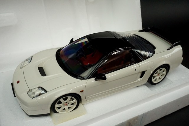 AUTOart　1/18　ホンダ NSX-R （NA2）73219　新品未開封 AUTOart 1/18 ホンダ NSX-R （NA2）（チャンピオンシップ