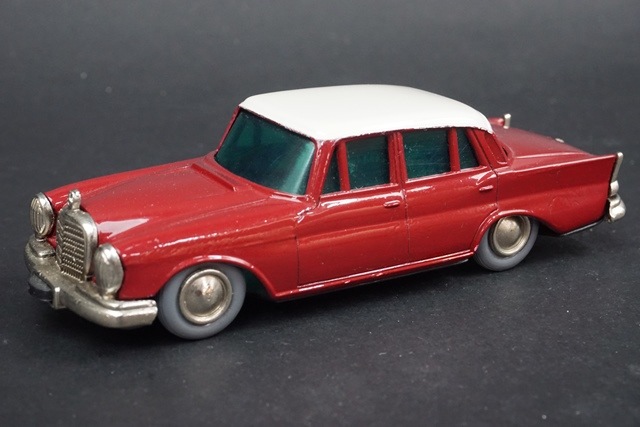 1955-1971 Schuco Micro-Racer 1038 MERCEDES 220S | ブリキの