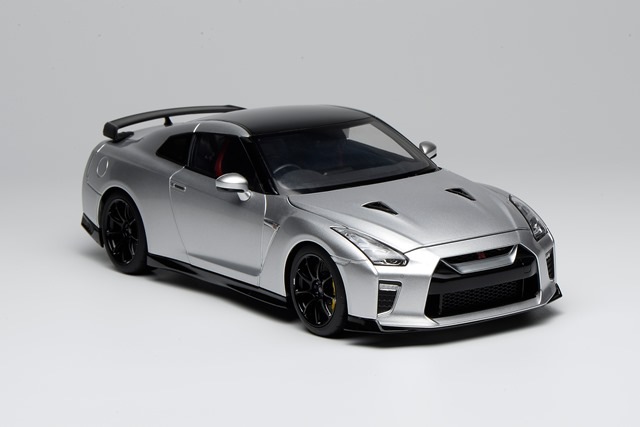 新品 M83517 モーターヘリックス 1/18 日産 NISSAN GT-R (R35