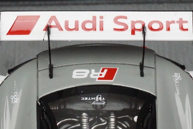 Audi R8LMS 2017 ミニカー スパーク社製 未開封 GT300 割れ Audi R8LMS