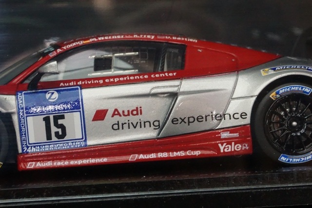 1/43 スパーク SG087 アウディ R8 LMS ultra ニュルブルクリンク 24h