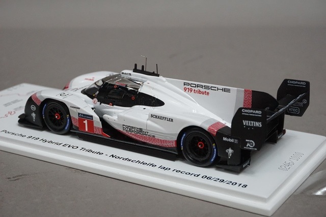 ミニカー 1/43 Porsche 919 Hybrid Tribute Evo. Ixo 1:43 2-Car Set Porsche 919 Hybrid Evo #1 records lap