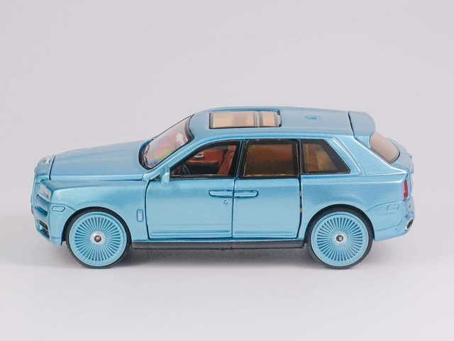 ͽ  DCM 1/64 륹  ʥ RR Rolls Royce Cullinan Sky Blue Metallic