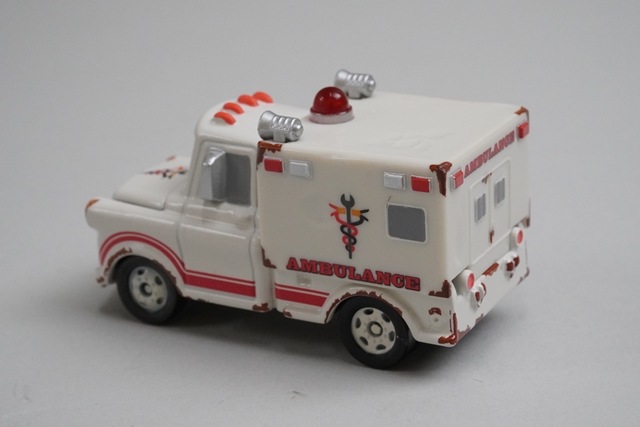 トミカ C-32 カーズ メーター (救急車タイプ), Boost Gear