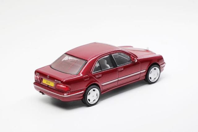 予約 LL-043-272 Shadow 1/64 メルセデス ベンツ E55 AMG Red