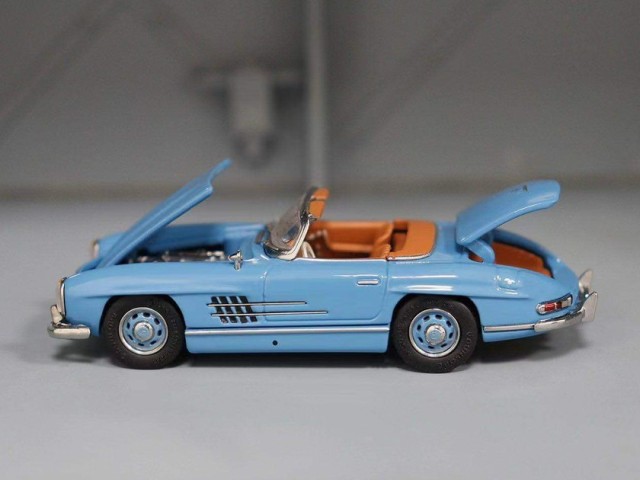 ͽ  DCM 1/64 륻ǥ ٥ Mercedes Benz 300SL С֥ blue + brown interior