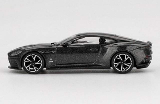 チェイスカー Mijo特注 TSM ミニGT 1/64 アストンマーティン Mijo特注】 TSM ミニGT 1/64 アストンマーティン ヴァルキリー