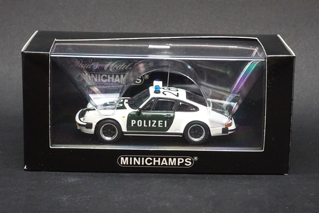 MINICHAMPS ポルシェ911カレラタルガ 1983 ミニチャンプス 1/18 ポルシェ 911 カレラ 3.2 タルガ 1983 レッド