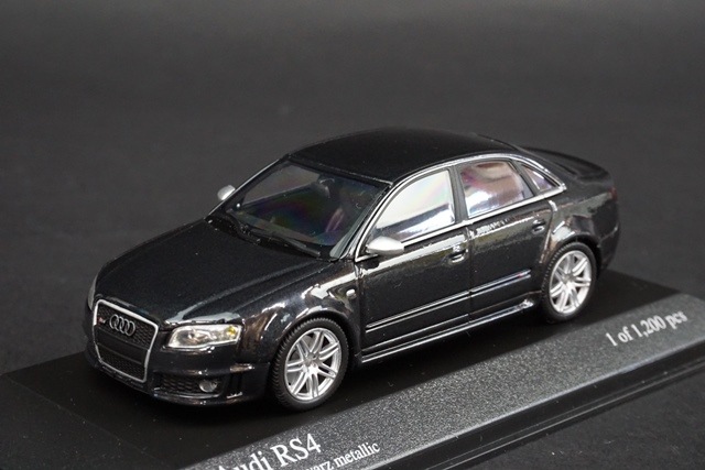 ミニチャンプス製　アウディRS4 アバント　B7型　1/18 ミニチャンプス製 アウディRS4 アバント B7型 1/18 Audi RS4 B7 2006