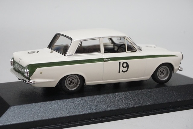 1/43 ミニチャンプス 400648219 ロータス コルチナ Mk1 ブランズ