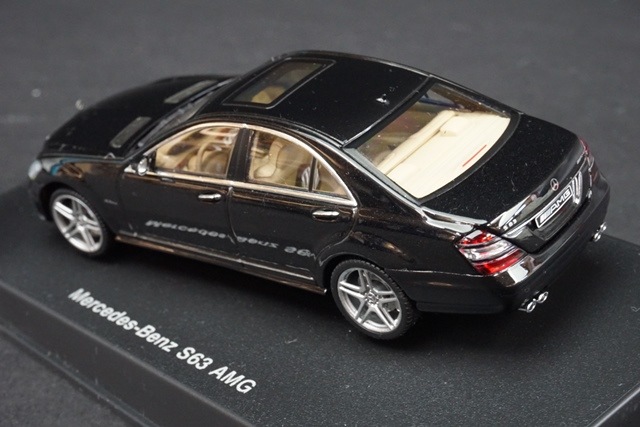1/43 オートアート 76242 メルセデスベンツ S63 AMG ブラック