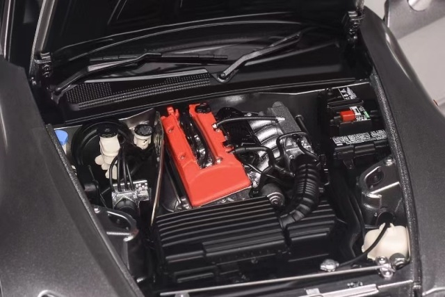 モーターヘリックス ホンダ S2000 ホンダ 　F20C F22C エンジン モーターヘリックス 1/18 ホンダ S2000 シルバーメタリック