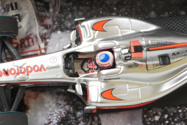 1/43 ミニチャンプス 530104311 ボーダフォン マクラーレン メルセデス 
