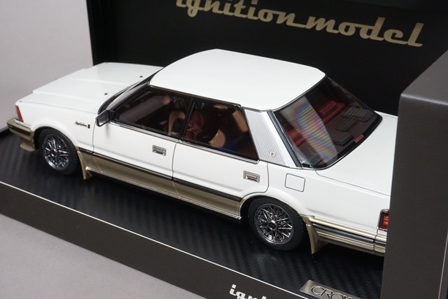 イグニッションモデル　1/18 クラウンアスリート IG1497 1/18 Toyota Crown (GRS180) 3.5 Athlete Pearl White