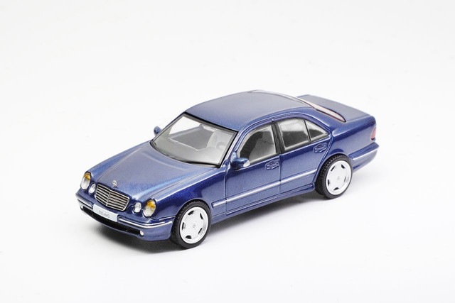 新品 Shadow 1/64 E55 AMG Blue, Boost Gear ミニカー通販
