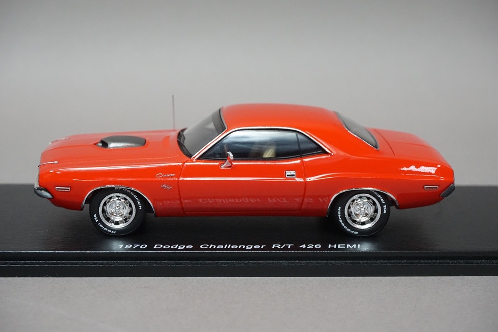 spark-model Dodge Challenger R/T 426 Hemi 1970 (Orange) (1