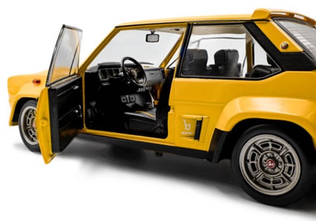 ミニカー SOLIDO 1/18 フィアット FIAT 131 ABARTH 1980 ソリド 1/18