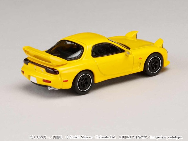 装飾的な模様の鉄製鍔とミニカーオマケ 1／64 MAZDA RX-7 (FD3S) Project D／『頭文字D』 高橋 啓介 VS 秋山