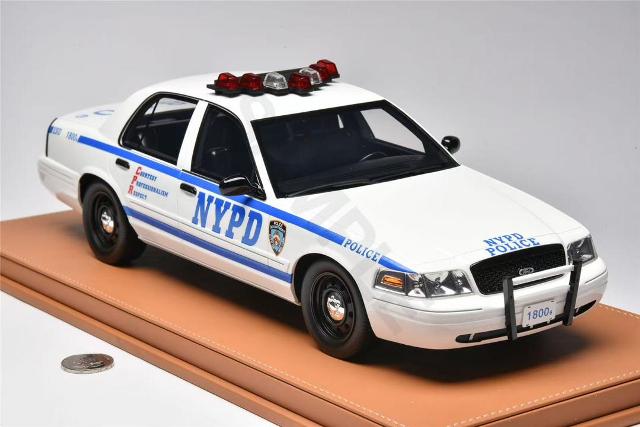 Autoart 1/18 CROWN VICTORIA POLICE パトカー Autoart Ford Crown Victoria 1:18 Police Interceptor(NYPD) - YouTube