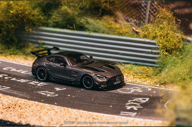 Top Models AMG GT Black Series 1/64 ベンツ Tarmac Works 1:64 Mercedes-Benz AMG GT Black Series in Silver