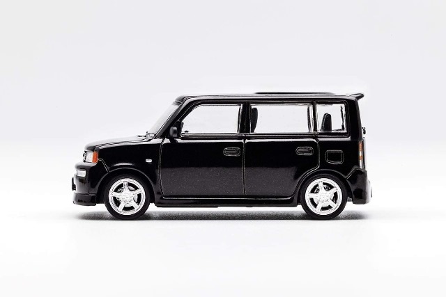 予約 LL-015-57 DCT 1/64 トヨタ Toyota bB Black, Boost Gear