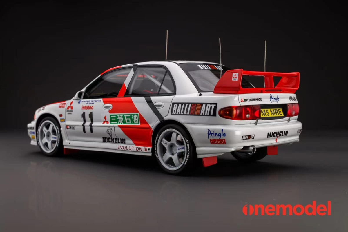 Mitsubishi パジェロ　ラリー 1/18 ミニカー 203　WRC Mitsubishi パジェロ ラリー 1/18 ミニカー 203 WRC 1/18 ソリド