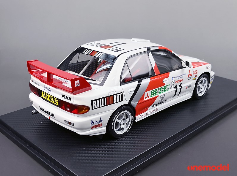 ����19B04-01 onemodel 1/18 ��ɩ EVO III Racing