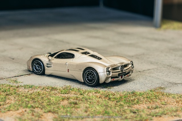 新品 T64G-TL055-BI Tarmac Works 1/64 パガーニ Pagani Utopia