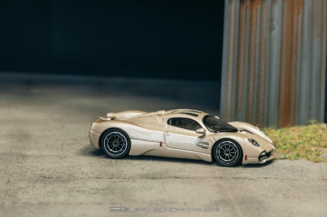 新品 T64G-TL055-BI Tarmac Works 1/64 パガーニ Pagani Utopia