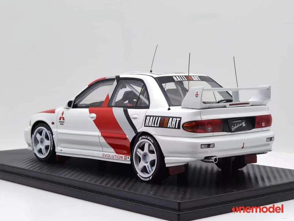オートアート 1/18 三菱 ランサー エボリューション WRC ミニカー オートアート 1/18 三菱 ランサー エボリューション WRC