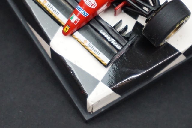 Minichamps 1/43 Ferrari 412T2 E. Irvine - Launch Version 1996
