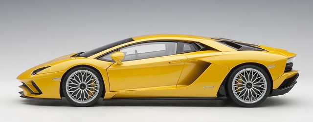 新品 79132 オートアート 1/18 ランボルギーニ アヴェンタドール S