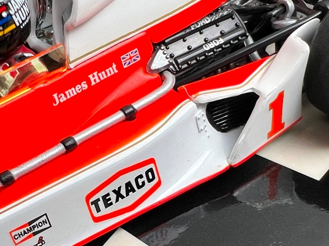 1/43 ミニチャンプス 530774301 マクラーレン フォード M26 1977