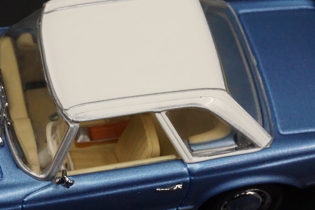 1/43 ミニチャンプス B66040366 メルセデスベンツ 230 SL-280 SL