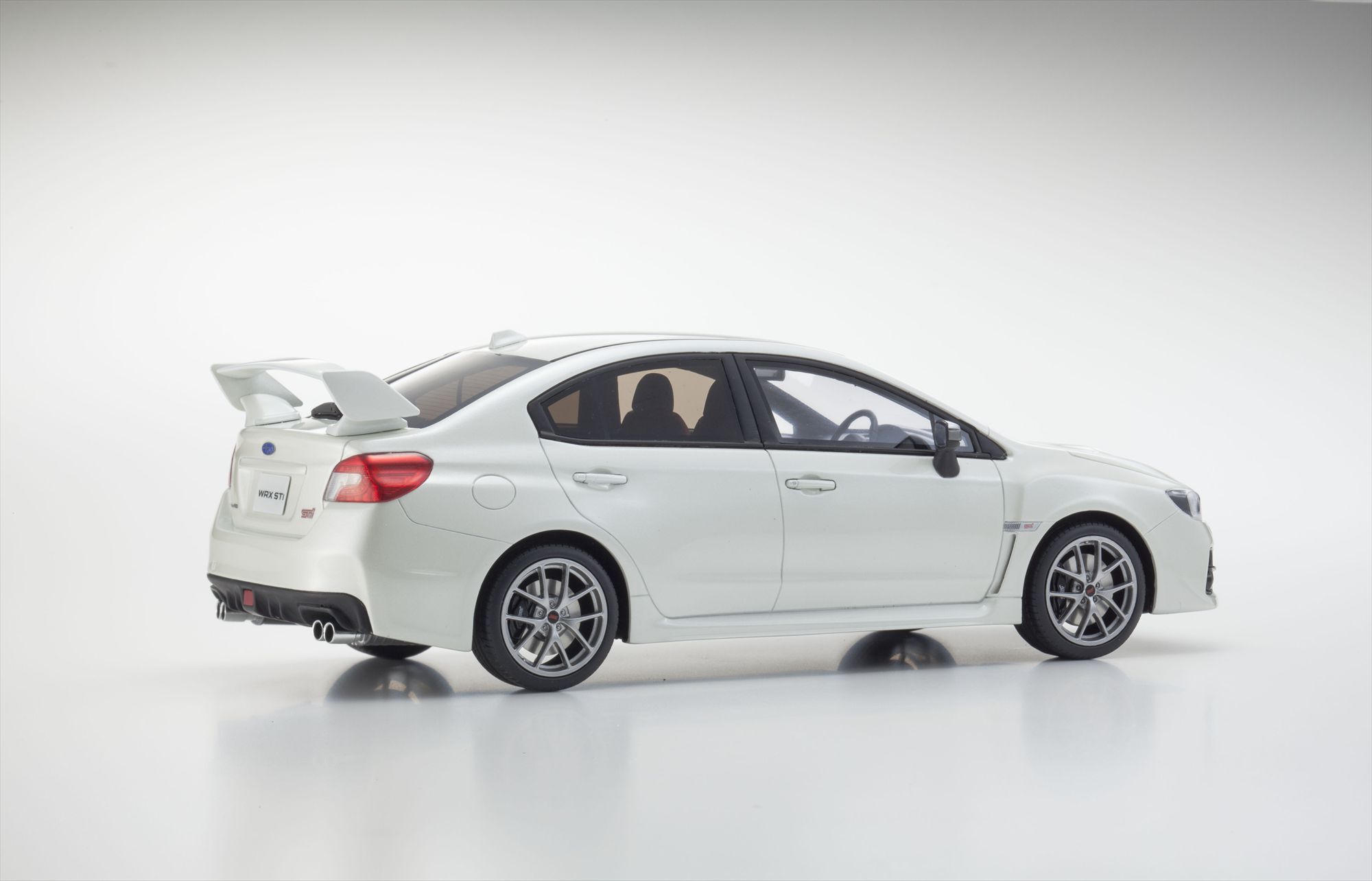 新品KSR18007W 京商 1/18 スバル WRX STI タイプS クリスタル