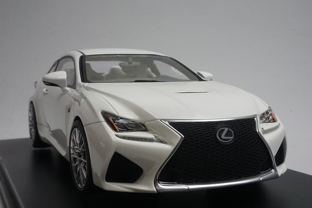 入手困難 極美品 LEXUS特注 レクサス RC F 1/18 ホワイト 非売品・希少品】レクサス RC-F ミニカー 1/18スケール - メルカリ
