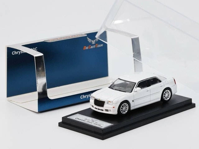 新品 LL-056-284 DCT 1/64 クライスラー Chrysler 300C SRT8 White